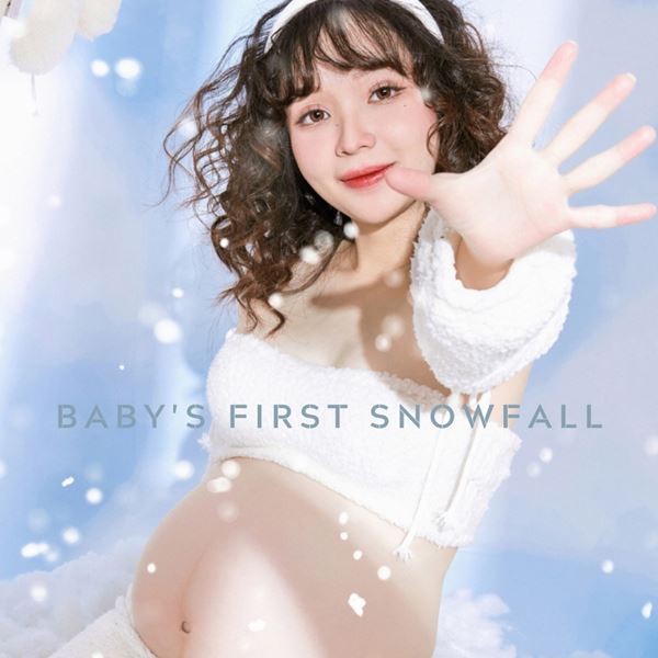❄️ Babys First Snowfall ❄️